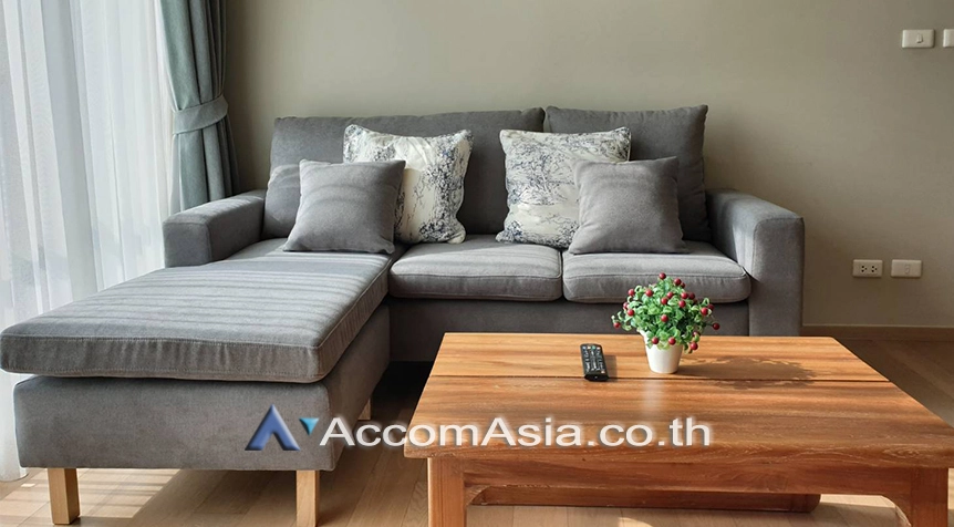 unit 1 Bedroom  Condominium For Rent & Sale in Sukhumvit, Bangkok  near BTS Ekkamai (AA20934)