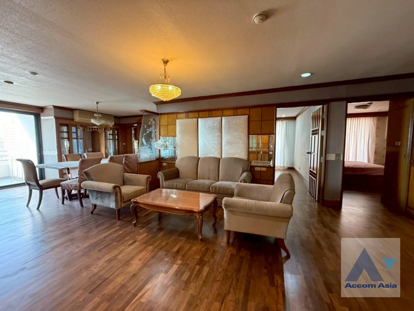  Sampoom Garden Condominium  3 Bedroom for Rent BTS Surasak in Silom Bangkok