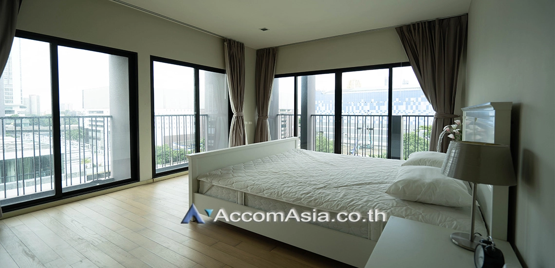 unit 2 Bedrooms  Condominium For Sale in Sukhumvit, Bangkok  near BTS Ekkamai (AA20965)