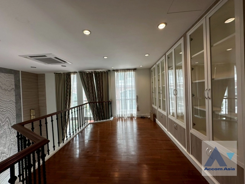 8  4 br House For Sale in Sukhumvit ,Bangkok BTS Thong Lo at Baan Klang Krung Thonglor AA20983