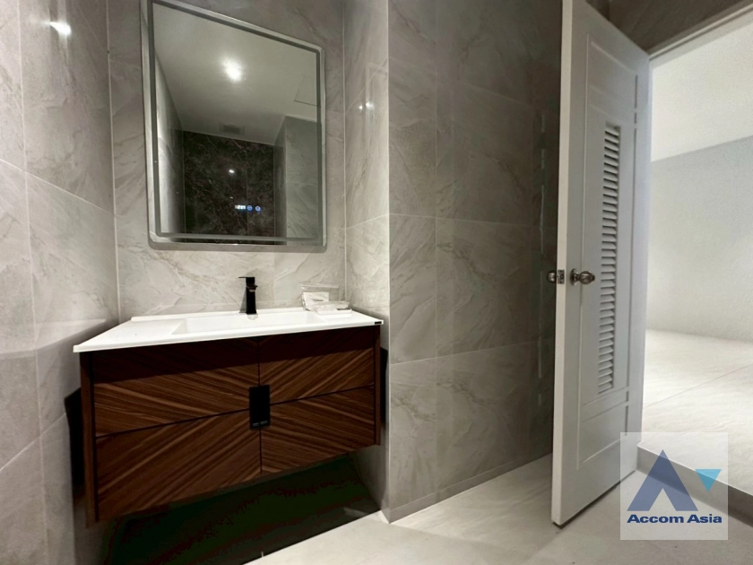 31  4 br House For Sale in Sukhumvit ,Bangkok BTS Thong Lo at Baan Klang Krung Thonglor AA20983