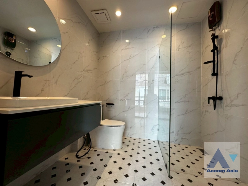 27  4 br House For Sale in Sukhumvit ,Bangkok BTS Thong Lo at Baan Klang Krung Thonglor AA20983