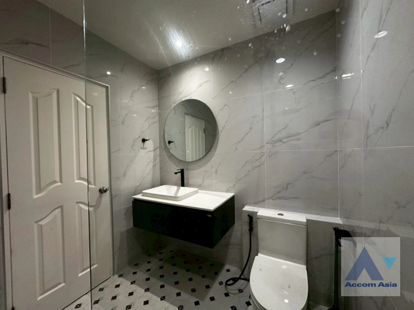 30  4 br House For Sale in Sukhumvit ,Bangkok BTS Thong Lo at Baan Klang Krung Thonglor AA20983