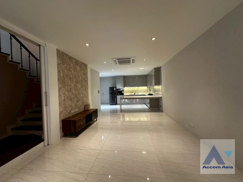 2  4 br House For Sale in Sukhumvit ,Bangkok BTS Thong Lo at Baan Klang Krung Thonglor AA20983