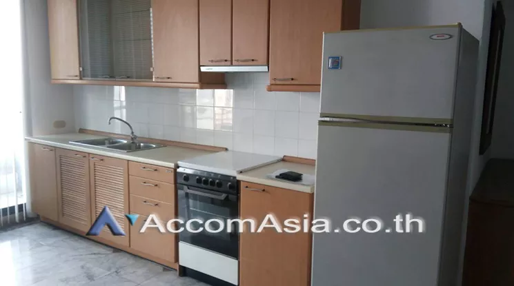  1  2 br Apartment For Rent in Sathorn ,Bangkok BTS Surasak at Low rise Apartment Building AA20989