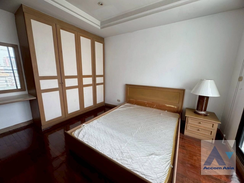 13  2 br Apartment For Rent in Sathorn ,Bangkok BTS Surasak at Low rise Apartment Building AA20989