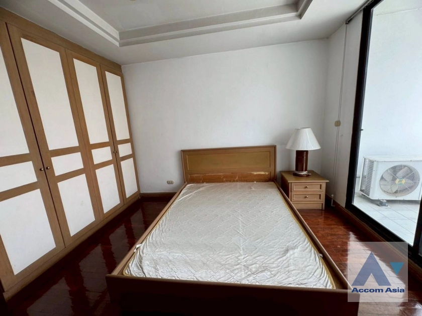 14  2 br Apartment For Rent in Sathorn ,Bangkok BTS Surasak at Low rise Apartment Building AA20989