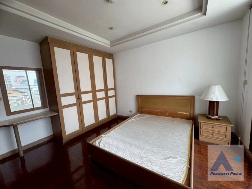 16  2 br Apartment For Rent in Sathorn ,Bangkok BTS Surasak at Low rise Apartment Building AA20989