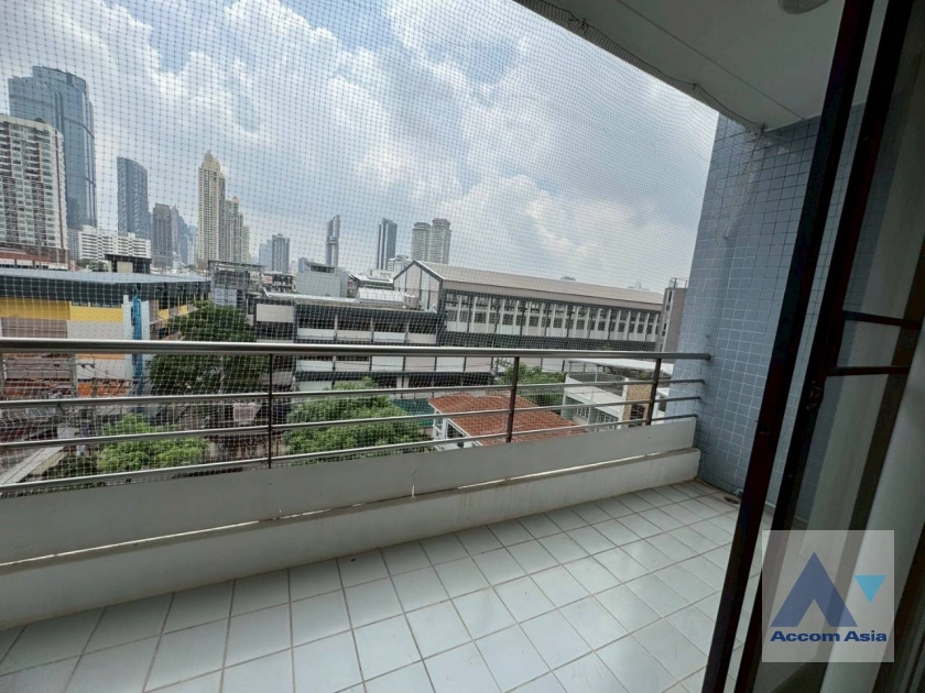 23  2 br Apartment For Rent in Sathorn ,Bangkok BTS Surasak at Low rise Apartment Building AA20989