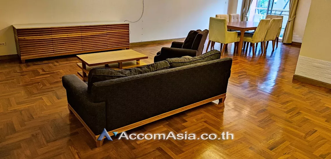 unit 3 Bedrooms  Apartment For Rent in Sathorn, Bangkok  near MRT Khlong Toei (AA21001)