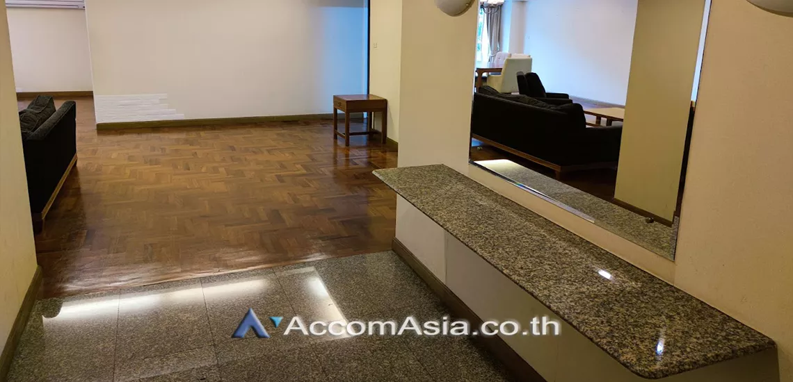 11  3 br Apartment For Rent in Sathorn ,Bangkok MRT Khlong Toei at Low rise Building AA21001