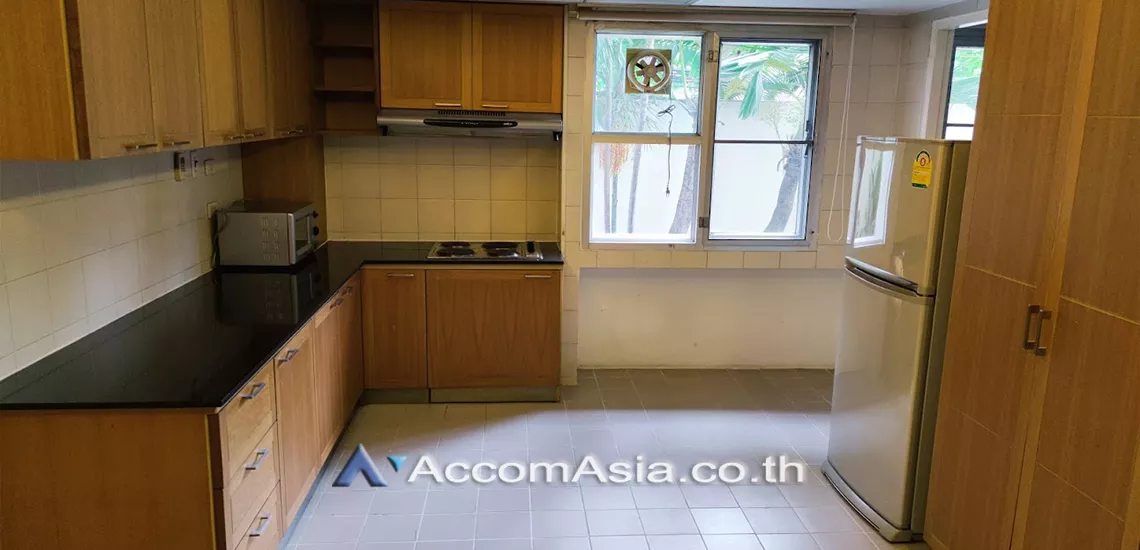 5  3 br Apartment For Rent in Sathorn ,Bangkok MRT Khlong Toei at Low rise Building AA21001