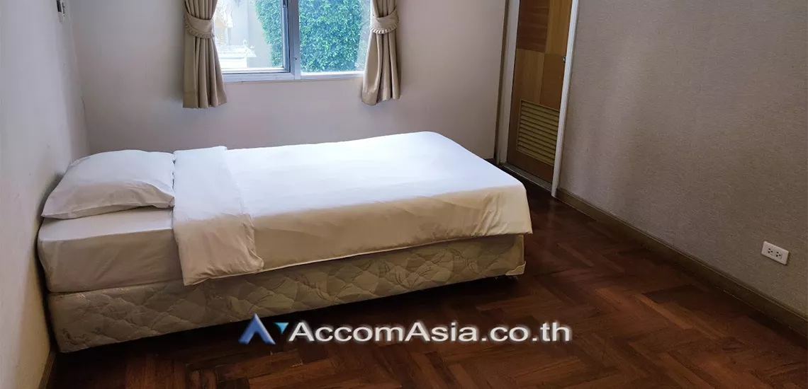 10  3 br Apartment For Rent in Sathorn ,Bangkok MRT Khlong Toei at Low rise Building AA21001