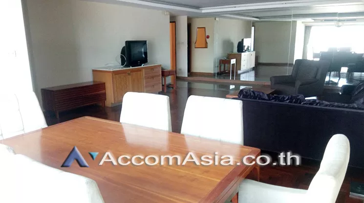  3 Bedrooms  Apartment For Rent in Sathorn, Bangkok  near MRT Khlong Toei (AA21002)