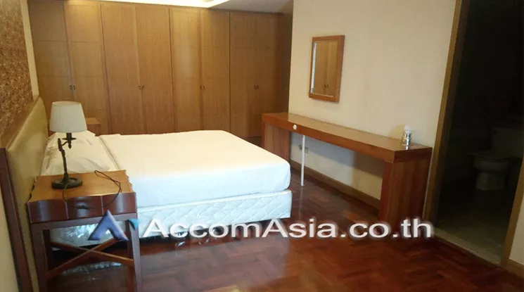 5  3 br Apartment For Rent in Sathorn ,Bangkok MRT Khlong Toei at Low rise Building AA21002