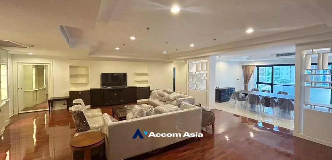 unitHuge Terrace |  3 Bedrooms  Apartment For Rent in Sukhumvit, Bangkok  near BTS Thong Lo (AA21022)