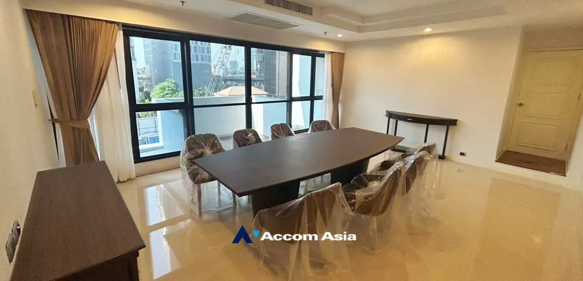 unitHuge Terrace |  3 Bedrooms  Apartment For Rent in Sukhumvit, Bangkok  near BTS Thong Lo (AA21022)