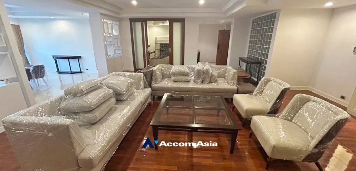 unitHuge Terrace |  3 Bedrooms  Apartment For Rent in Sukhumvit, Bangkok  near BTS Thong Lo (AA21022)