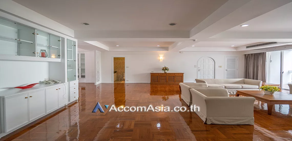 unitPet friendly |  3 Bedrooms  Apartment For Rent in Sukhumvit, Bangkok  near BTS Nana (AA21040)