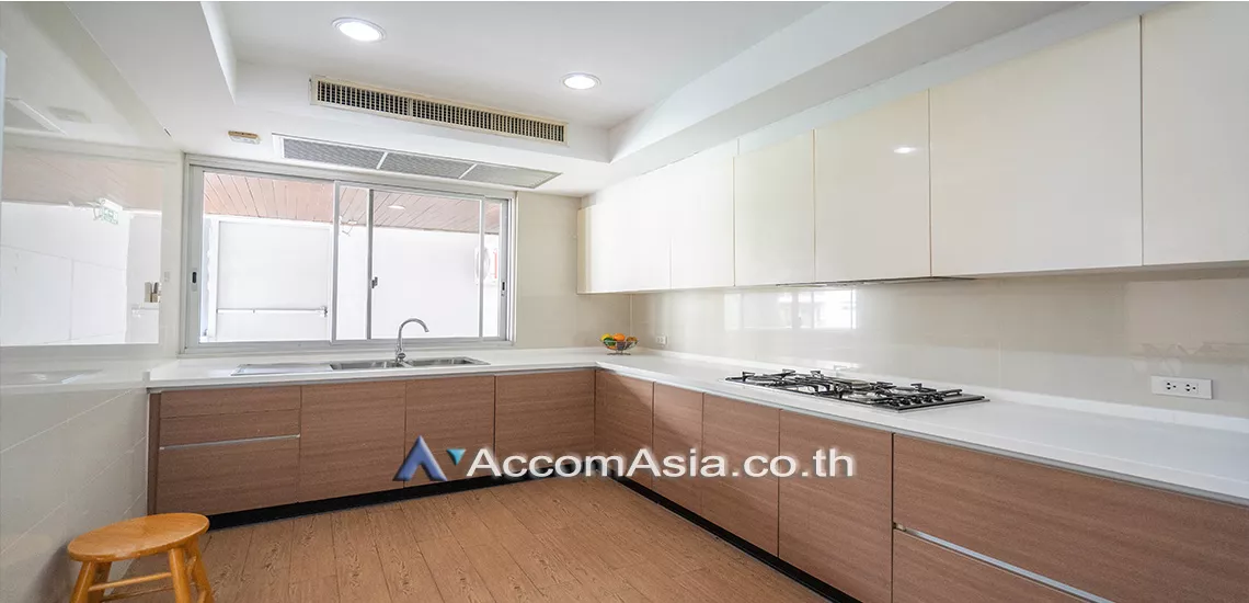 10  3 br Apartment For Rent in Sukhumvit ,Bangkok BTS Nana at Easy to access BTS and MRT AA21040
