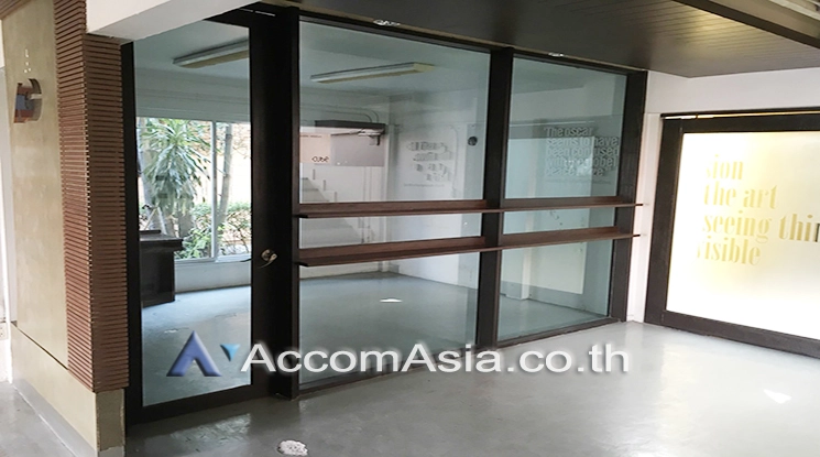 unitHome Office | Unique standalone home with large layout in Sathorn (AA21045)