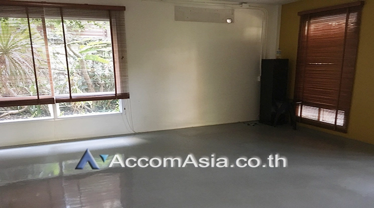 6  8 br House For Rent in Sathorn ,Bangkok MRT Lumphini AA21045