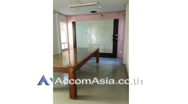 8  8 br House For Rent in Sathorn ,Bangkok MRT Lumphini AA21045