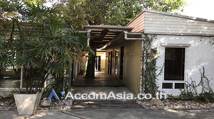 10  8 br House For Rent in Sathorn ,Bangkok MRT Lumphini AA21045