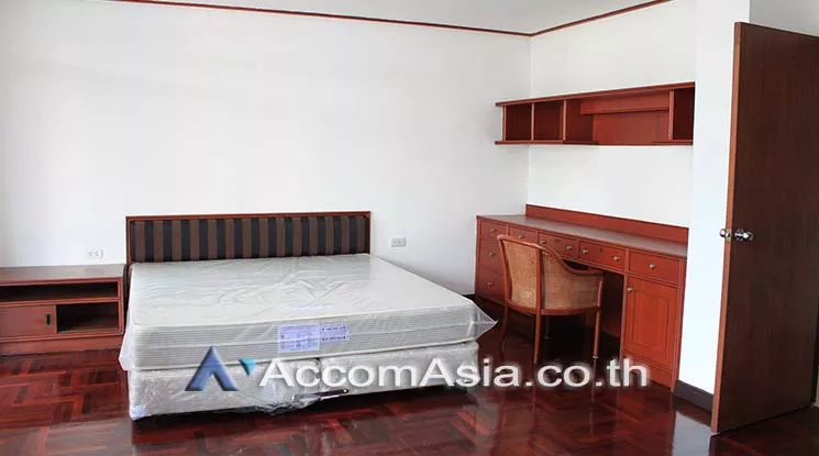 unit 3 Bedrooms  Apartment For Rent in Sukhumvit, Bangkok  near BTS Phrom Phong (AA21050)