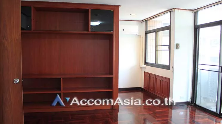 unit 3 Bedrooms  Apartment For Rent in Sukhumvit, Bangkok  near BTS Phrom Phong (AA21051)