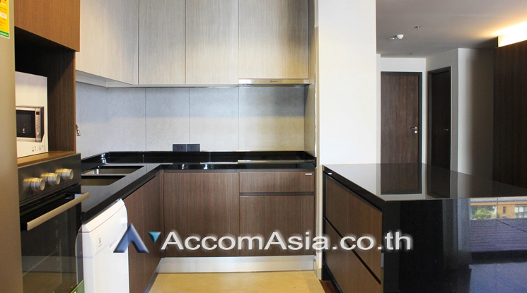unit 4 Bedrooms  Apartment For Rent in Sukhumvit, Bangkok  near BTS Phrom Phong (AA21060)