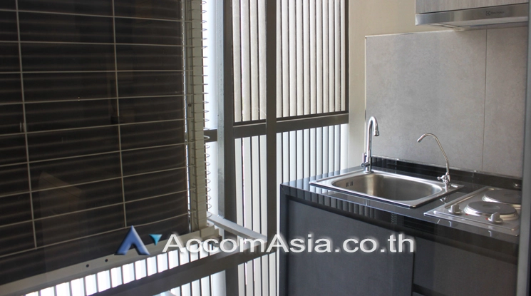 unit 4 Bedrooms  Apartment For Rent in Sukhumvit, Bangkok  near BTS Phrom Phong (AA21060)