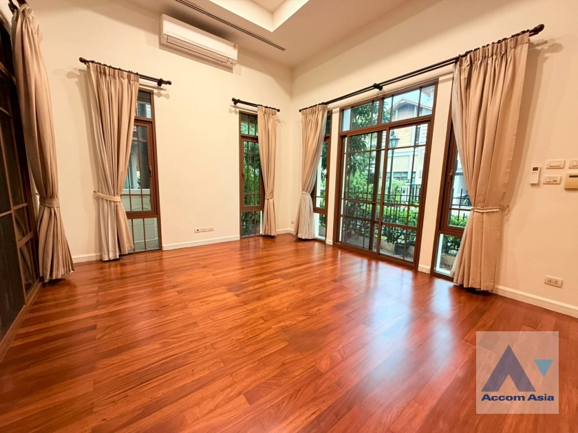 8  4 br House For Rent in Sukhumvit ,Bangkok BTS Phra khanong at Baan Sansiri Sukhumvit 67 AA21073