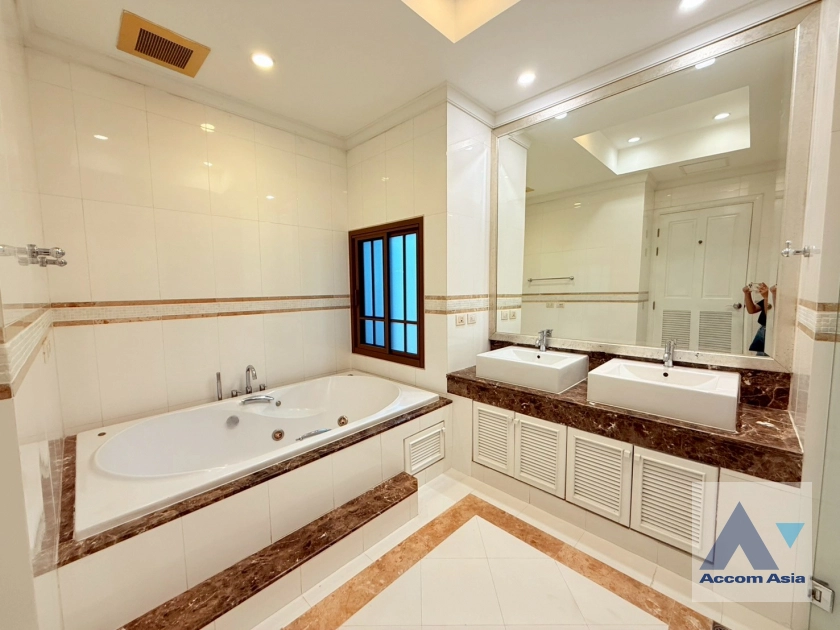 26  4 br House For Rent in Sukhumvit ,Bangkok BTS Phra khanong at Baan Sansiri Sukhumvit 67 AA21073