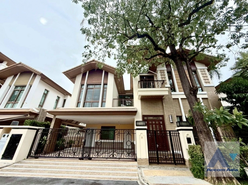  Baan Sansiri Sukhumvit 67 House  4 Bedroom for Rent BTS Phra khanong in Sukhumvit Bangkok