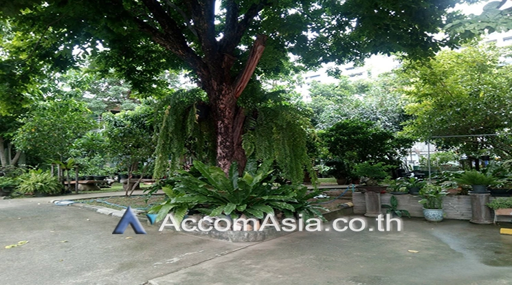  1  4 br House for rent and sale in Sathorn ,Bangkok MRT Khlong Toei AA21088