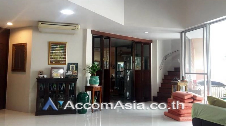  1  4 br House for rent and sale in Sathorn ,Bangkok MRT Khlong Toei AA21088