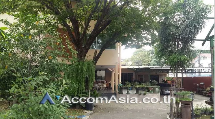 23  4 br House For Rent in sathorn ,Bangkok MRT Khlong Toei AA21088