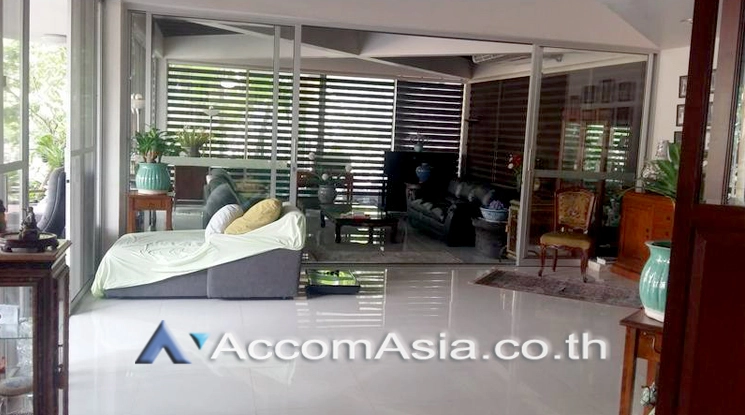 4  4 br House for rent and sale in Sathorn ,Bangkok MRT Khlong Toei AA21088