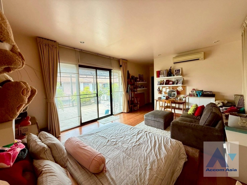 10  4 br House For Sale in Ramkhamhaeng ,Bangkok MRT Si Kritha at Baan Issara Rama 9 AA21095