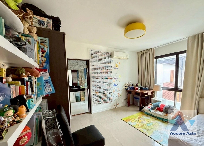 12  4 br House For Sale in Ramkhamhaeng ,Bangkok MRT Si Kritha at Baan Issara Rama 9 AA21095