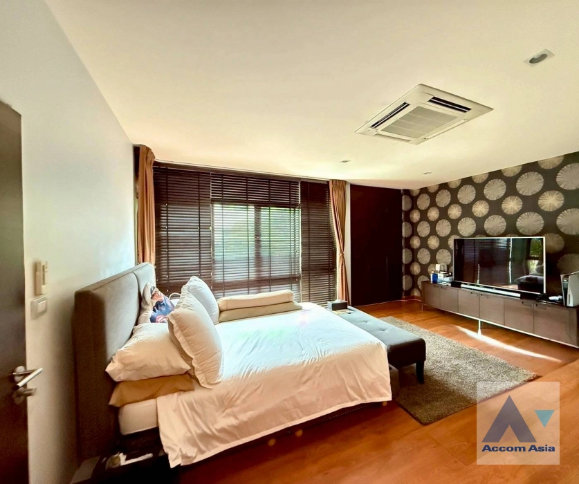 9  4 br House For Sale in Ramkhamhaeng ,Bangkok MRT Si Kritha at Baan Issara Rama 9 AA21095