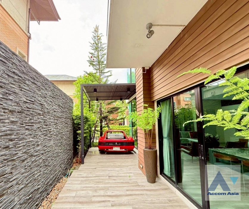 18  4 br House For Sale in Ramkhamhaeng ,Bangkok MRT Si Kritha at Baan Issara Rama 9 AA21095