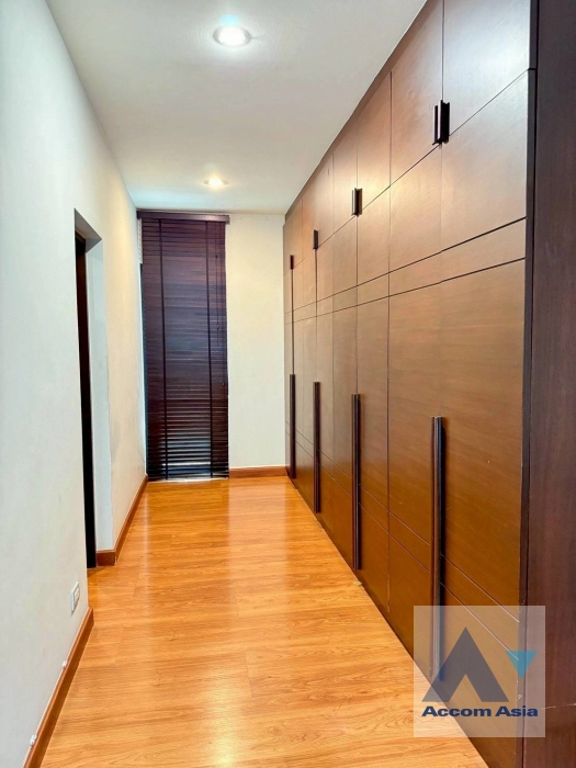 14  4 br House For Sale in Ramkhamhaeng ,Bangkok MRT Si Kritha at Baan Issara Rama 9 AA21095