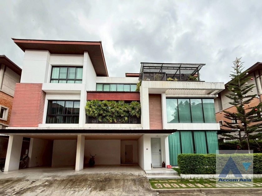 Baan Issara Rama 9 House  4 Bedroom for Sale MRT Si Kritha in Ramkhamhaeng Bangkok