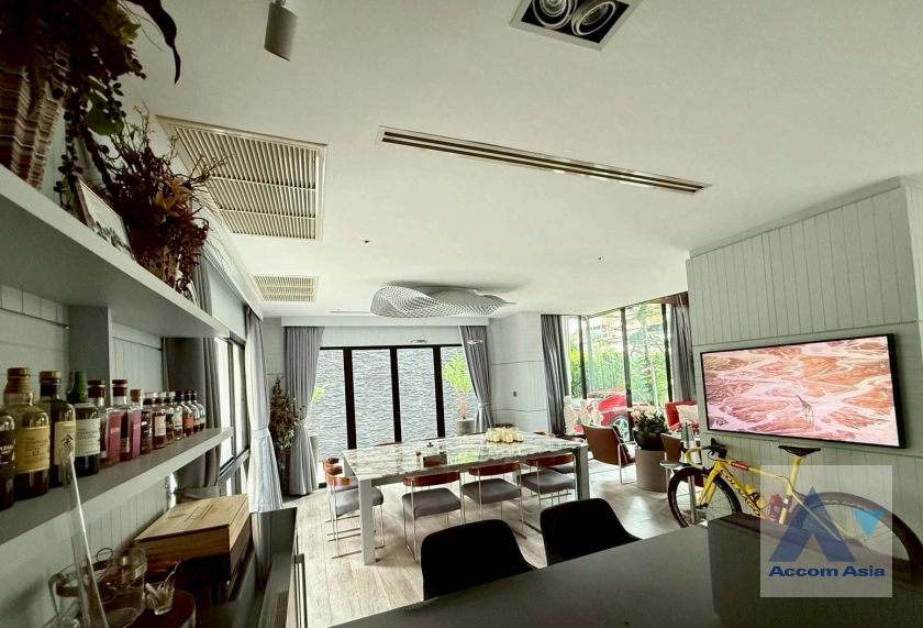 5  4 br House For Sale in Ramkhamhaeng ,Bangkok MRT Si Kritha at Baan Issara Rama 9 AA21095