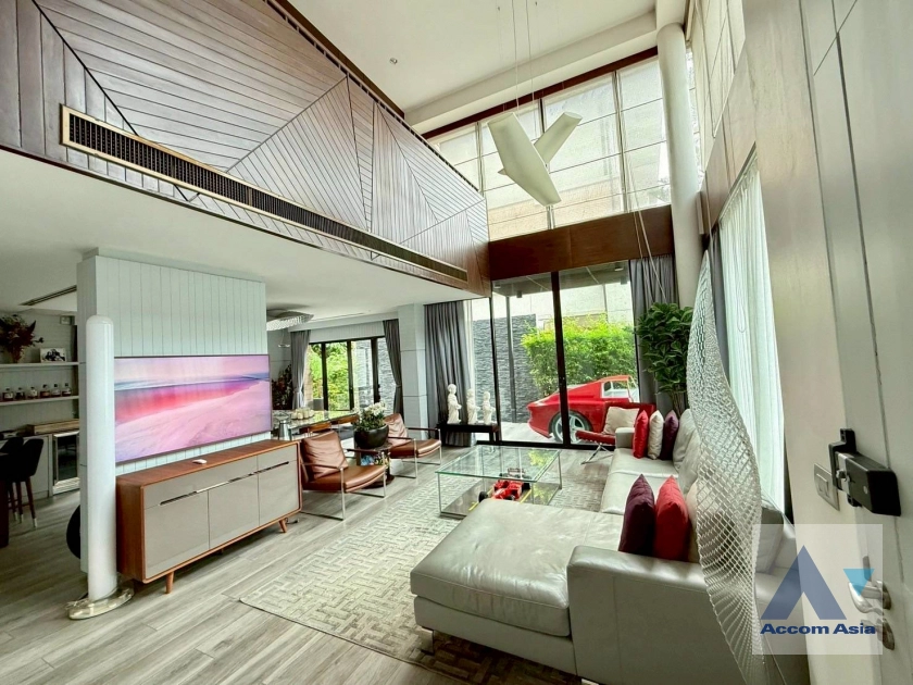  1  4 br House For Sale in Ramkhamhaeng ,Bangkok MRT Si Kritha at Baan Issara Rama 9 AA21095