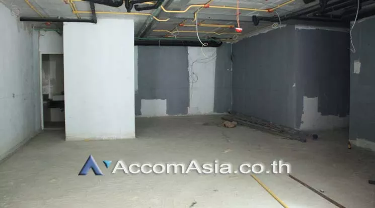  Retail / showroom For Rent in Ratchadapisek, Bangkok  (AA21099)