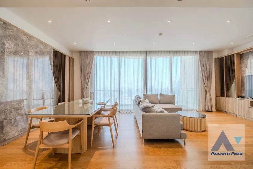  Magnolias Waterfront Residences Condominium  4 Bedroom for Rent BTS Krung Thon Buri in Charoennakorn Bangkok