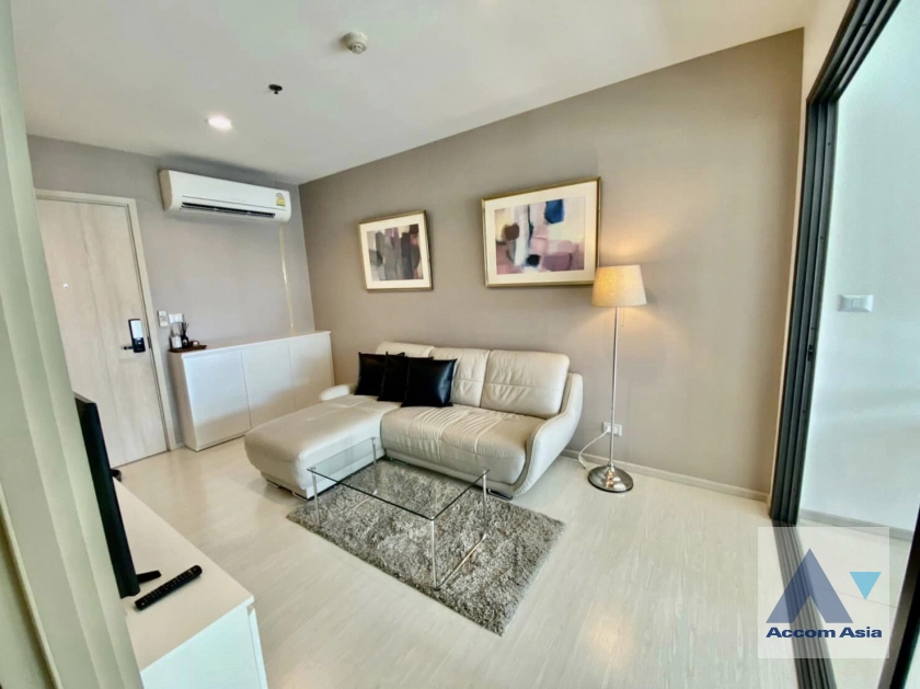 unit 1 Bedroom  Condominium For Rent in Sukhumvit, Bangkok  near BTS Ekkamai (AA21115)